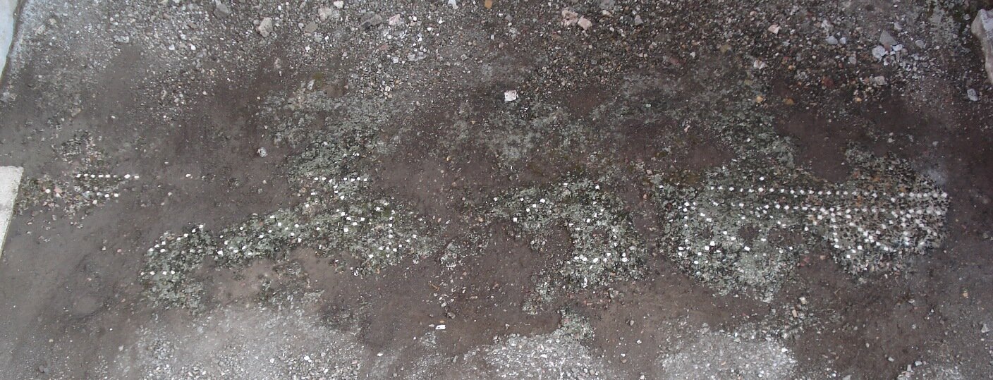 Floor, detail of border between room 9 and Atrium 4. Photo: Thomas Staub