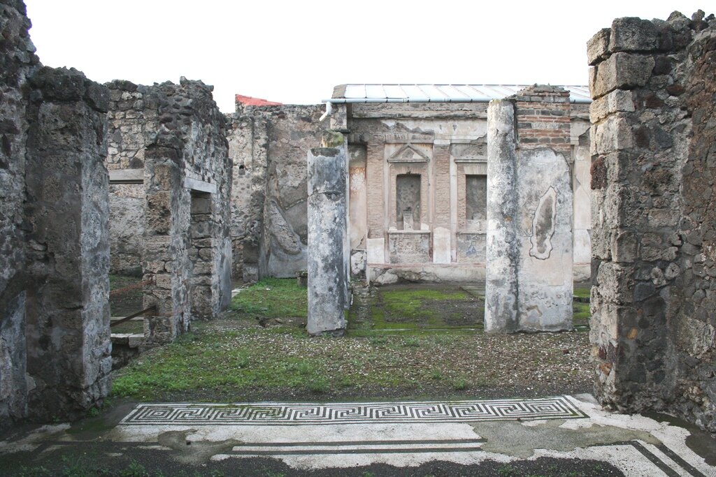 N wall towards the Peristyle. Photo Thomas Staub